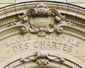 1024px-Pediment_Ecole_nationale_des_Chartes_Sorbonne-300x240